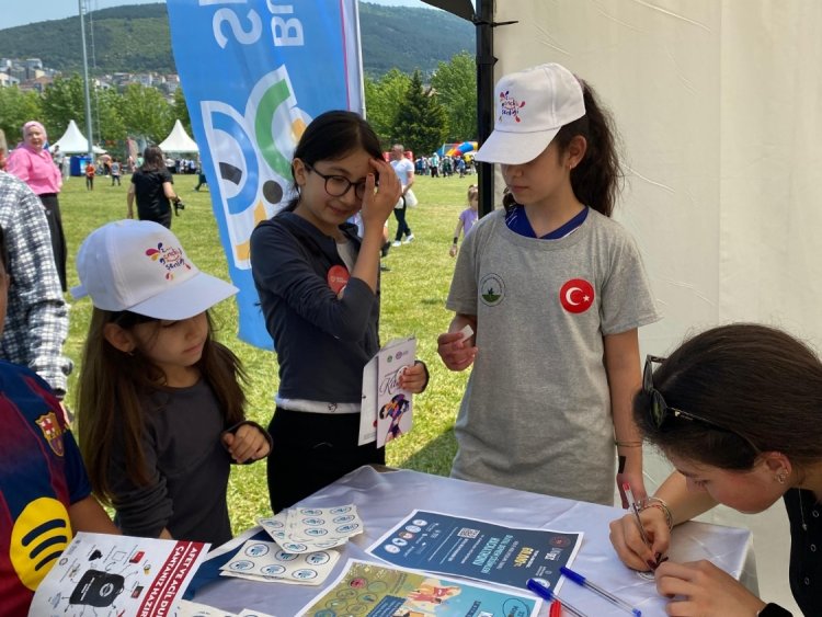 Endüstri ve Dijital Dönüşüm Topluluğu, 2. Bursa Gençlik Şenliği’nde Yoğun İlgi Gördü